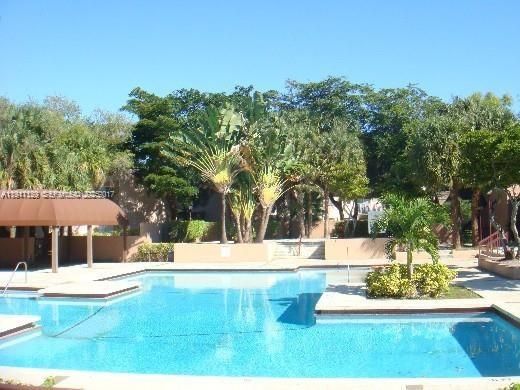 For Rent: $2,250 (2 beds, 2 baths, 1224 Square Feet)