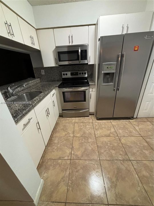 For Rent: $2,250 (2 beds, 2 baths, 1224 Square Feet)