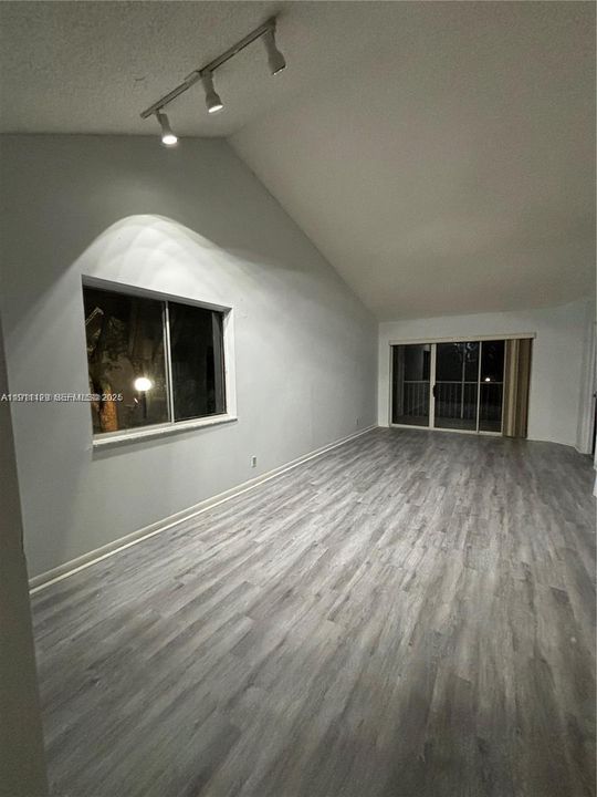 For Rent: $2,250 (2 beds, 2 baths, 1224 Square Feet)