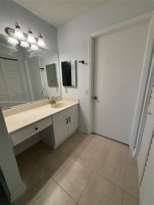 For Rent: $2,250 (2 beds, 2 baths, 1224 Square Feet)