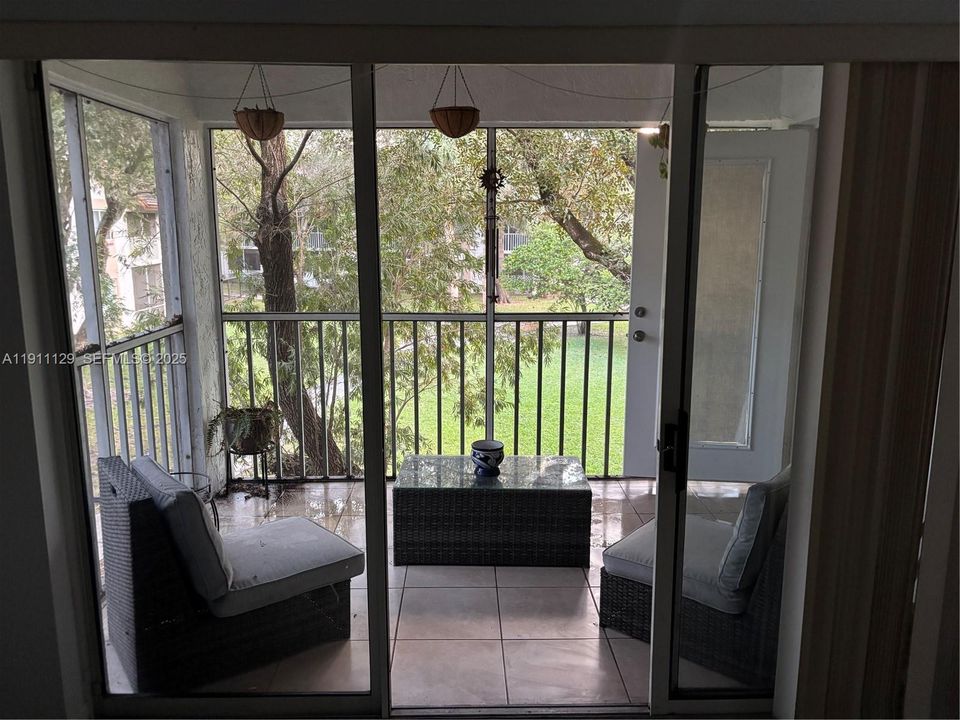 For Rent: $2,250 (2 beds, 2 baths, 1224 Square Feet)