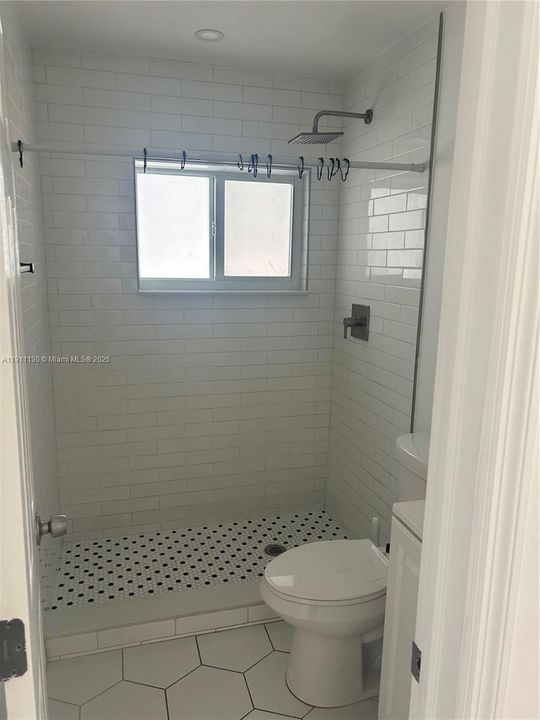 Activo con contrato: $1,600 (1 camas, 1 baños, 0 Pies cuadrados)