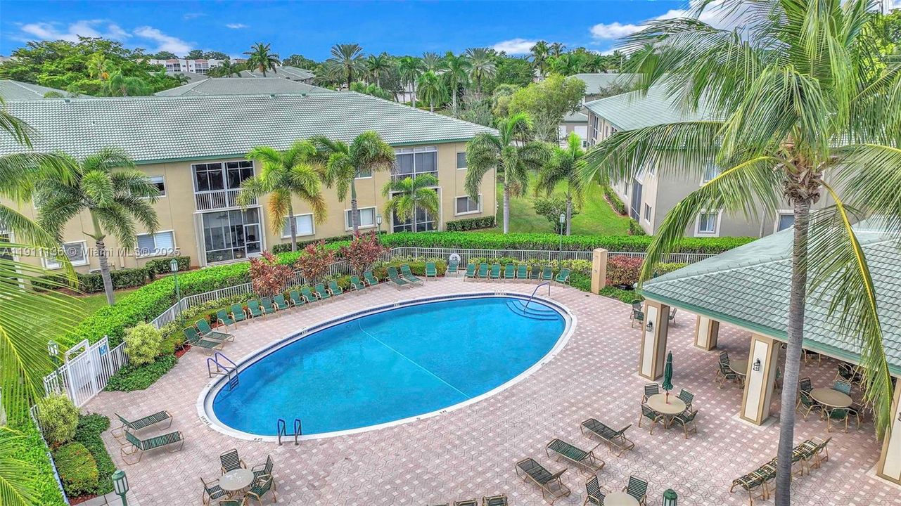 На продажу: $411,300 (3 спален, 2 ванн, 2016 Квадратных фут)