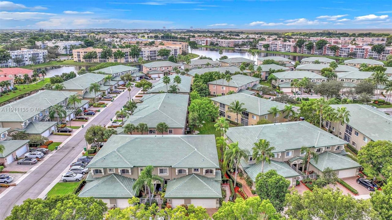 На продажу: $411,300 (3 спален, 2 ванн, 2016 Квадратных фут)