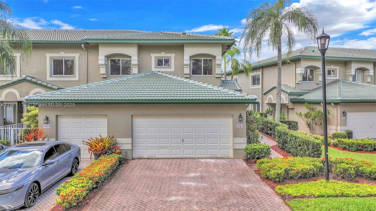 На продажу: $411,300 (3 спален, 2 ванн, 2016 Квадратных фут)