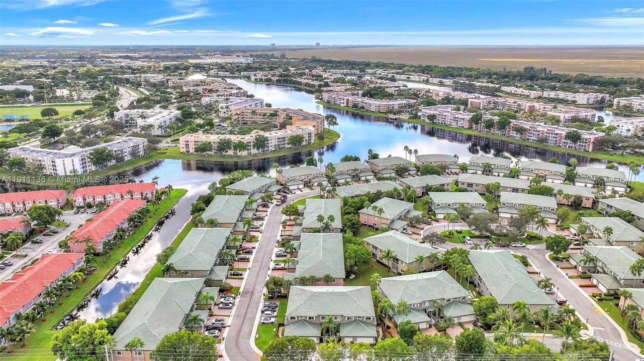 На продажу: $411,300 (3 спален, 2 ванн, 2016 Квадратных фут)