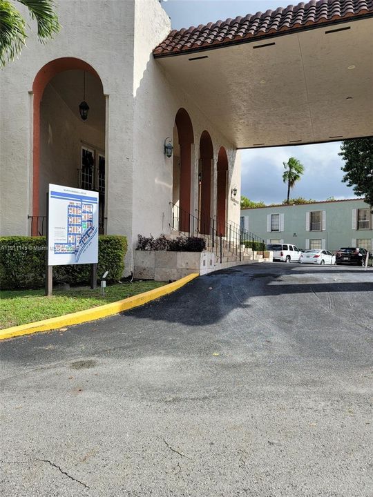 Active With Contract: $1,900 (1 beds, 1 baths, 630 Square Feet)