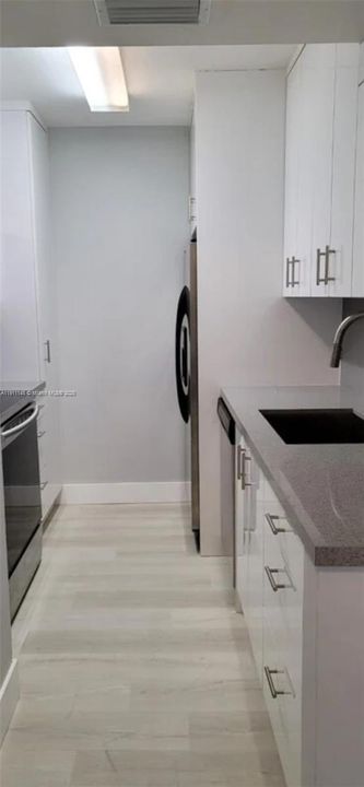 Active With Contract: $1,900 (1 beds, 1 baths, 630 Square Feet)