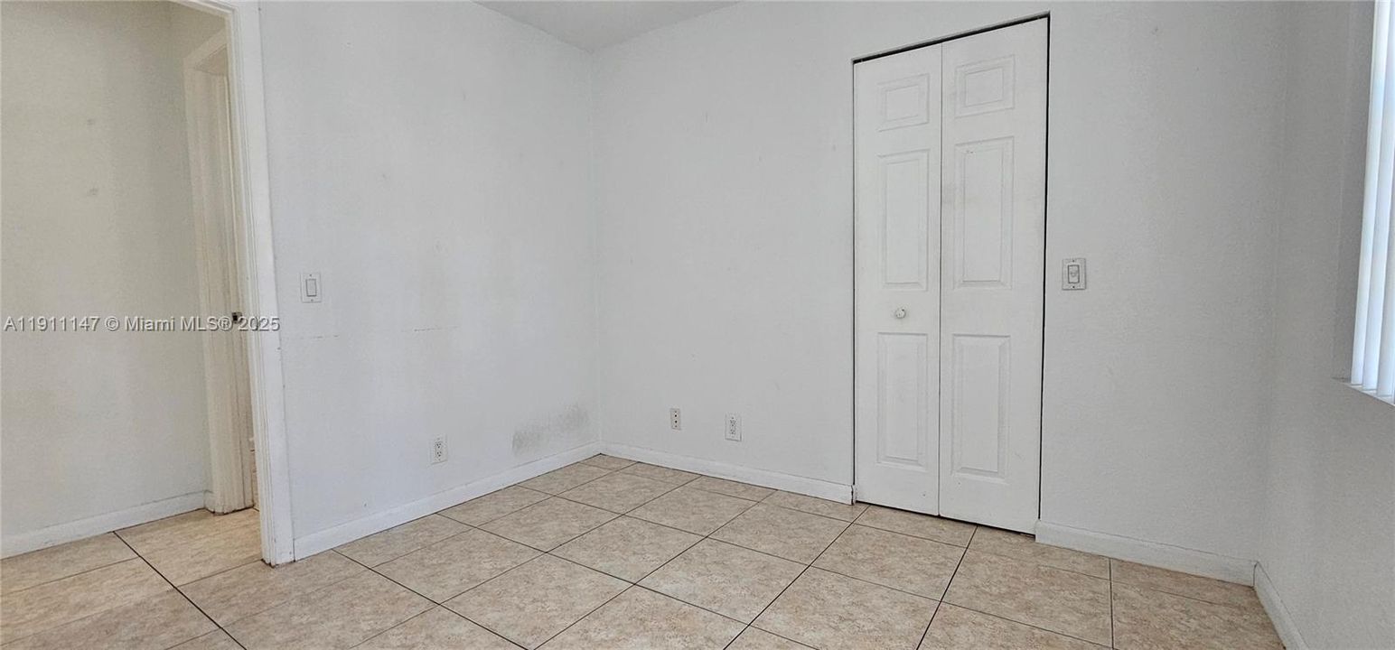 For Rent: $2,750 (2 beds, 2 baths, 957 Square Feet)