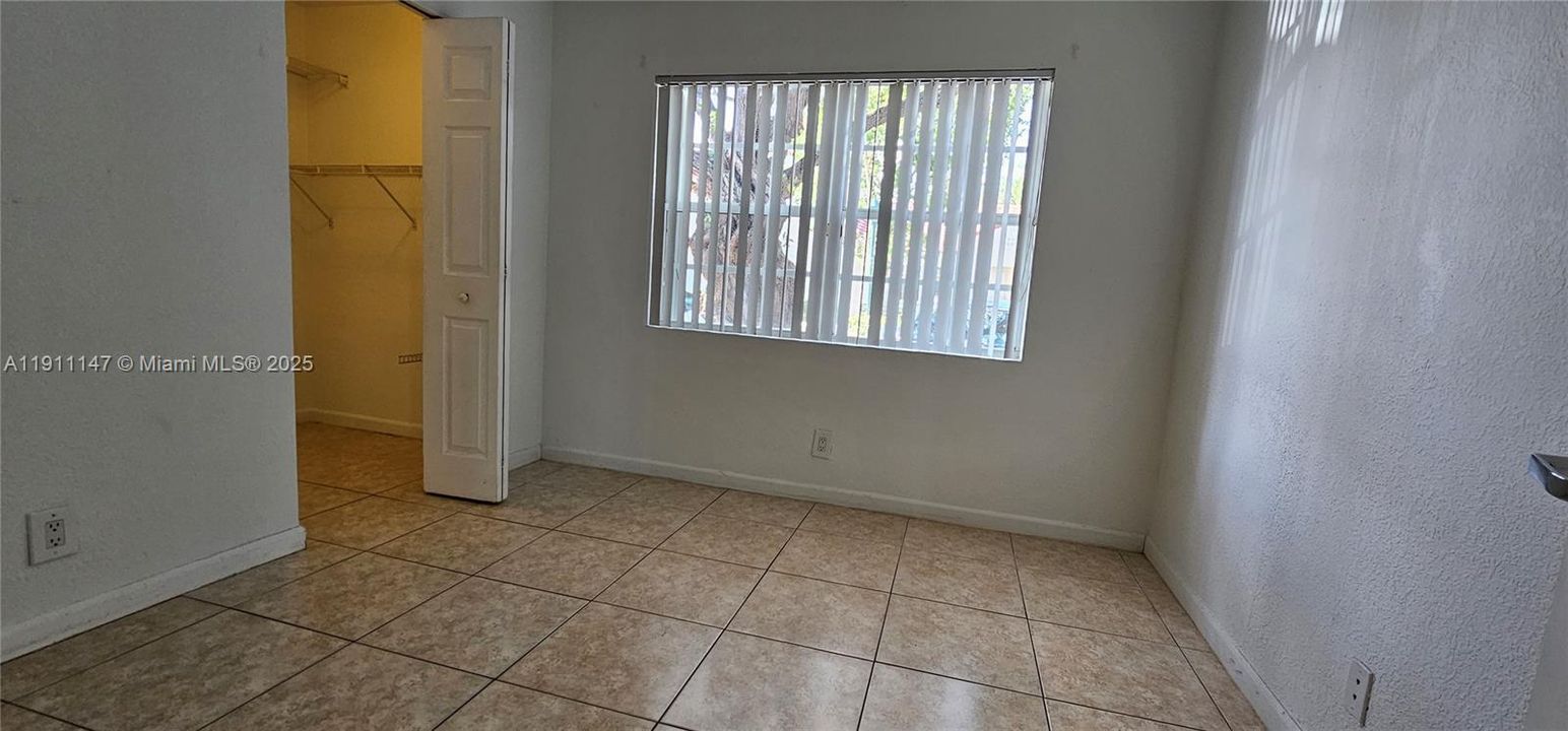 For Rent: $2,750 (2 beds, 2 baths, 957 Square Feet)