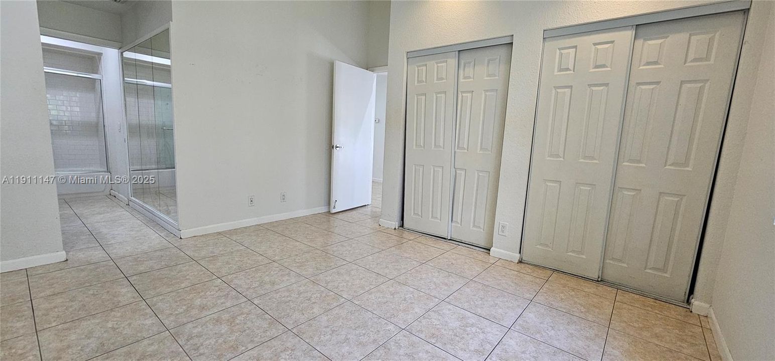 For Rent: $2,750 (2 beds, 2 baths, 957 Square Feet)