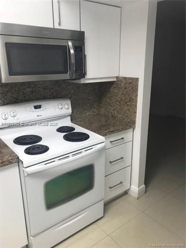 For Sale: $210,000 (2 beds, 2 baths, 994 Square Feet)