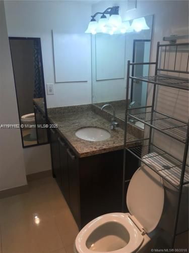 For Sale: $210,000 (2 beds, 2 baths, 994 Square Feet)