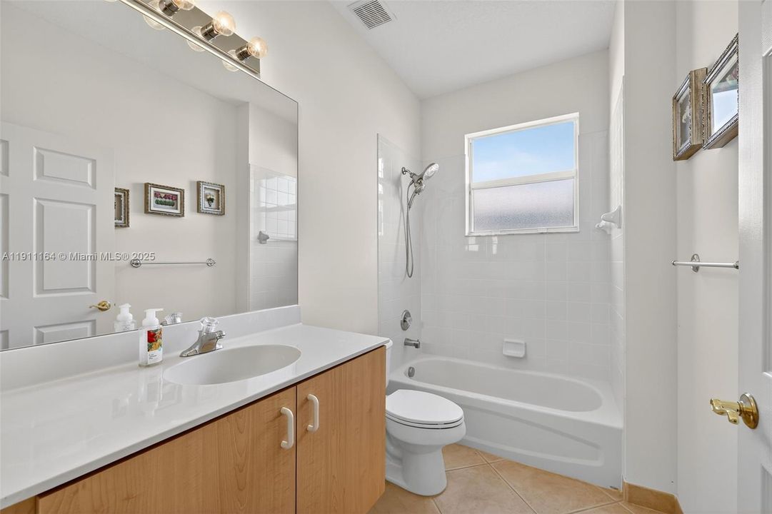 待售: $389,000 (3 贝兹, 2 浴室, 1711 平方英尺)