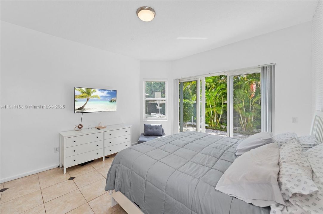 Active With Contract: $750,000 (4 beds, 2 baths, 2180 Square Feet)