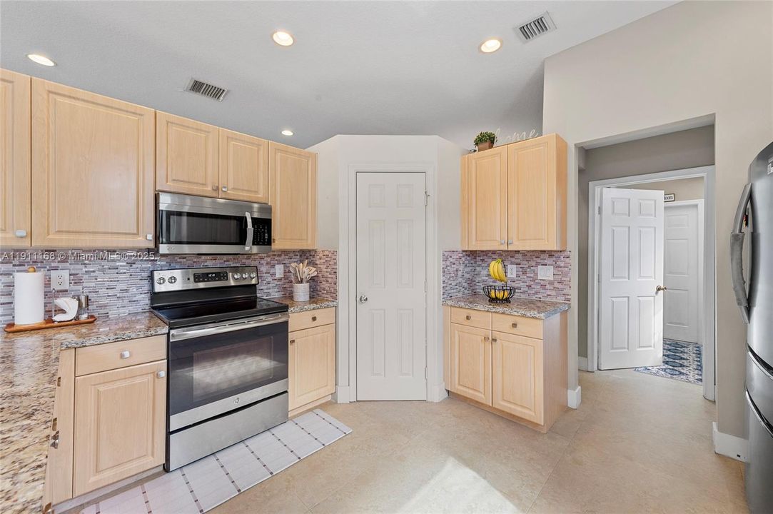 Active With Contract: $750,000 (4 beds, 2 baths, 2180 Square Feet)