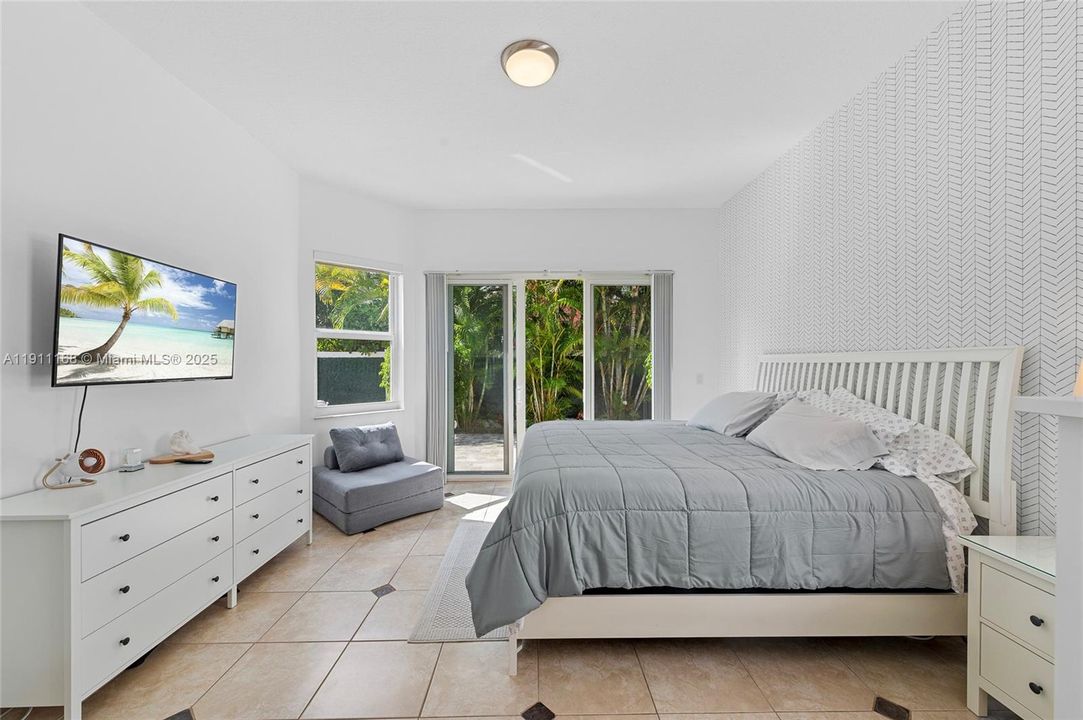 Active With Contract: $750,000 (4 beds, 2 baths, 2180 Square Feet)