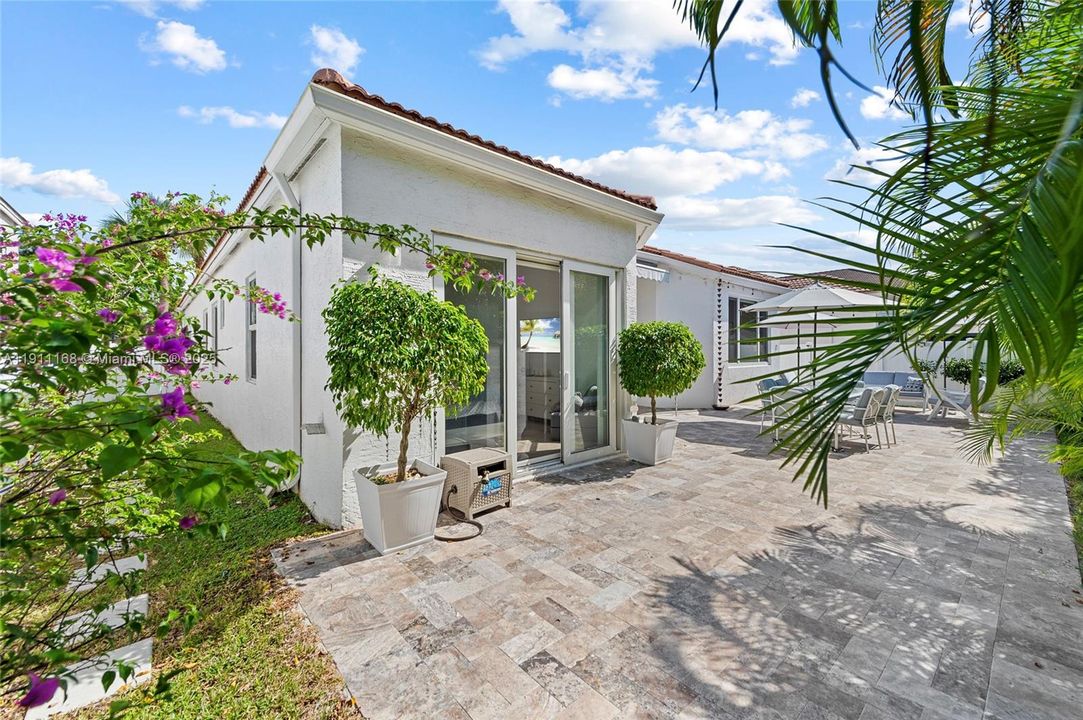 Active With Contract: $750,000 (4 beds, 2 baths, 2180 Square Feet)