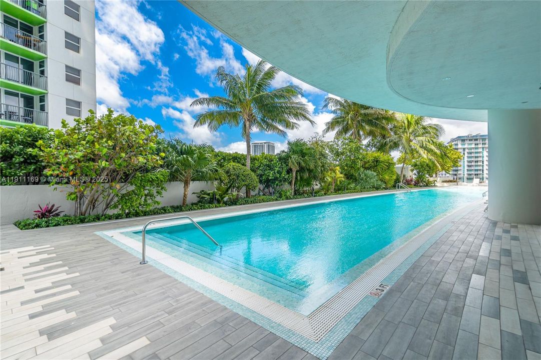 На продажу: $2,395,000 (3 спален, 4 ванн, 2018 Квадратных фут)