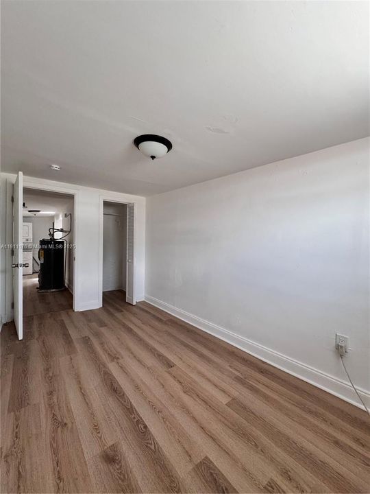 合同活跃: $499,000 (3 贝兹, 2 浴室, 936 平方英尺)