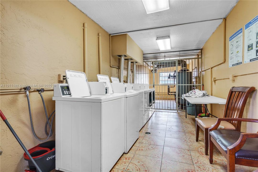 На продажу: $195,000 (1 спален, 1 ванн, 583 Квадратных фут)