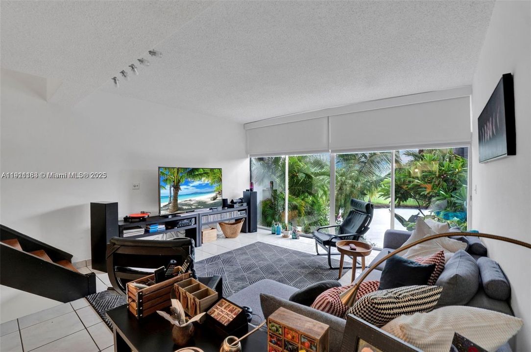 待售: $469,000 (3 贝兹, 3 浴室, 2180 平方英尺)