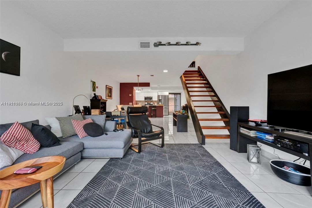 待售: $469,000 (3 贝兹, 3 浴室, 2180 平方英尺)