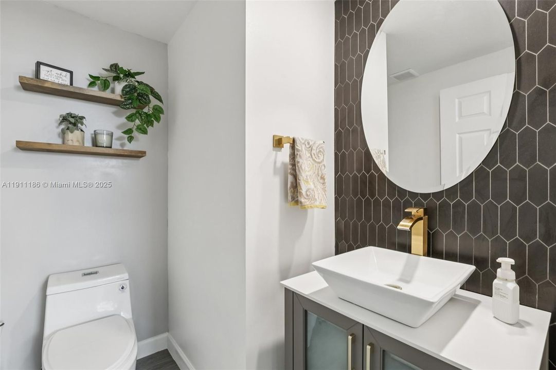 合同活跃: $550,000 (3 贝兹, 2 浴室, 1863 平方英尺)