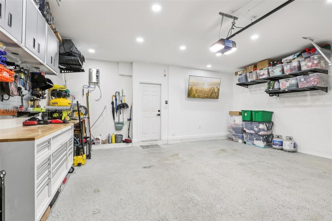 合同活跃: $550,000 (3 贝兹, 2 浴室, 1863 平方英尺)