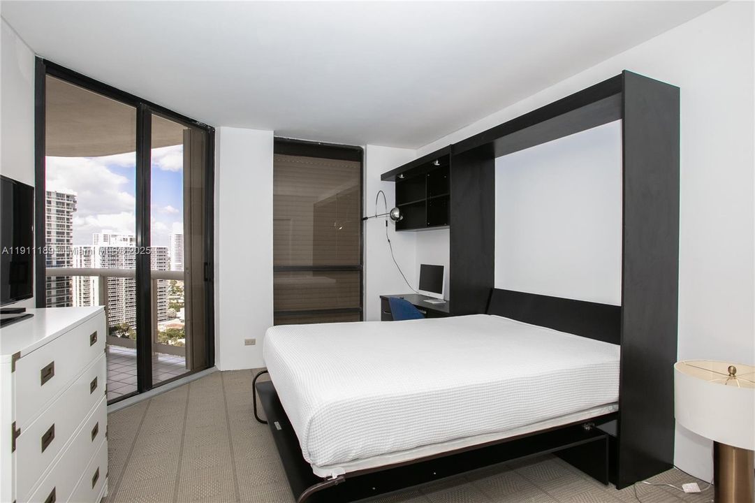 Под контрактом: $475,000 (2 спален, 2 ванн, 1622 Квадратных фут)