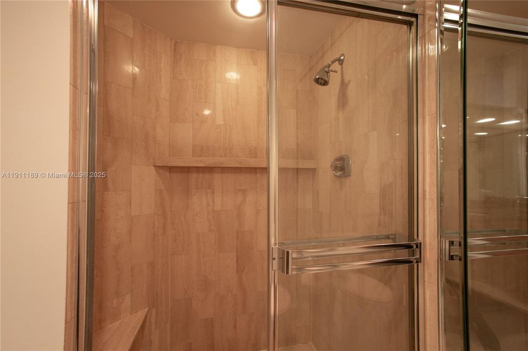 Под контрактом: $475,000 (2 спален, 2 ванн, 1622 Квадратных фут)