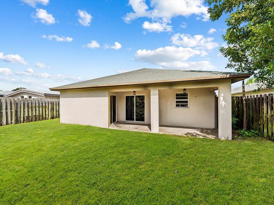 Active With Contract: $649,000 (3 beds, 2 baths, 1530 Square Feet)