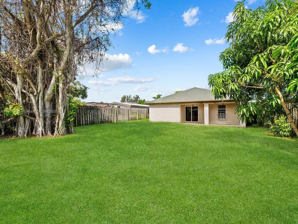 Active With Contract: $649,000 (3 beds, 2 baths, 1530 Square Feet)