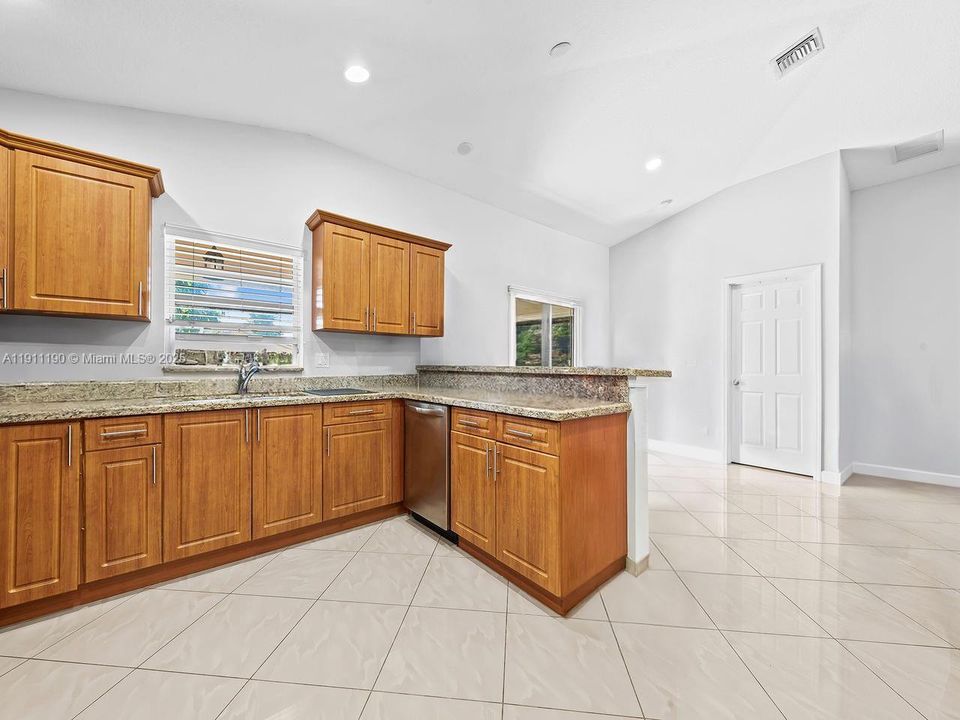 Active With Contract: $649,000 (3 beds, 2 baths, 1530 Square Feet)