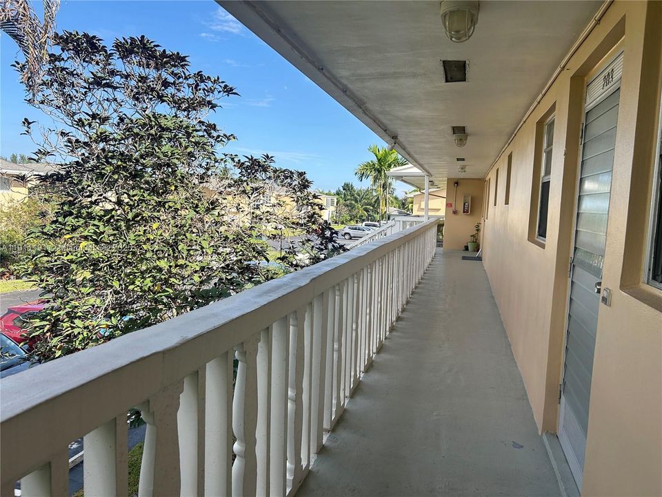 For Sale: $70,000 (1 beds, 1 baths, 624 Square Feet)