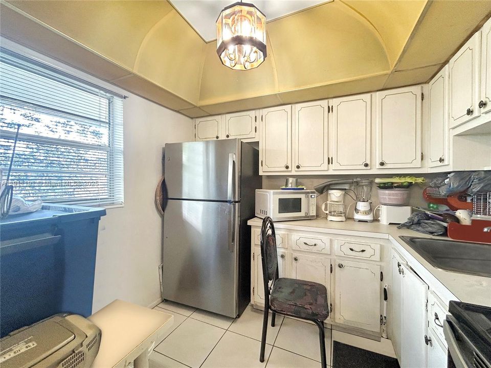 For Sale: $70,000 (1 beds, 1 baths, 624 Square Feet)