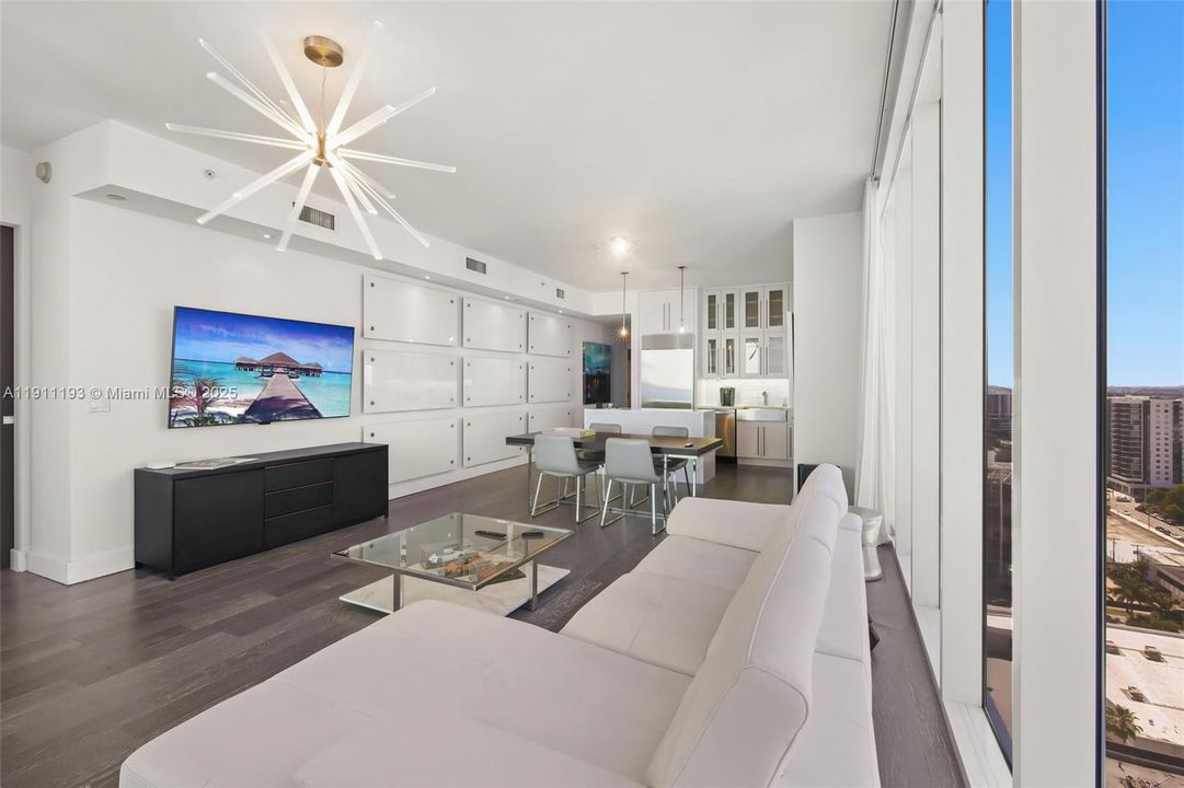 For Sale: $1,565,000 (2 beds, 2 baths, 1588 Square Feet)