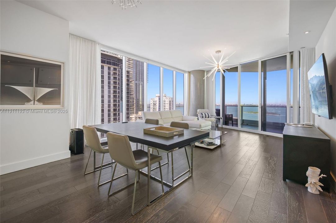 For Sale: $1,565,000 (2 beds, 2 baths, 1588 Square Feet)