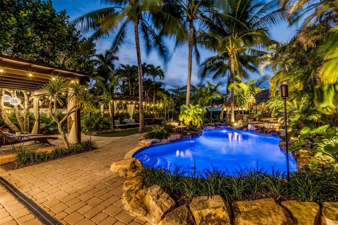 For Sale: $1,890,000 (3 beds, 2 baths, 2066 Square Feet)