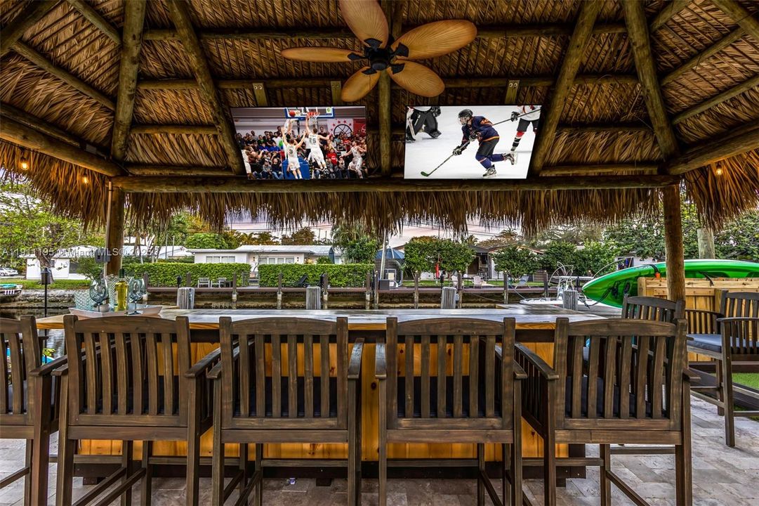 For Sale: $1,890,000 (3 beds, 2 baths, 2066 Square Feet)