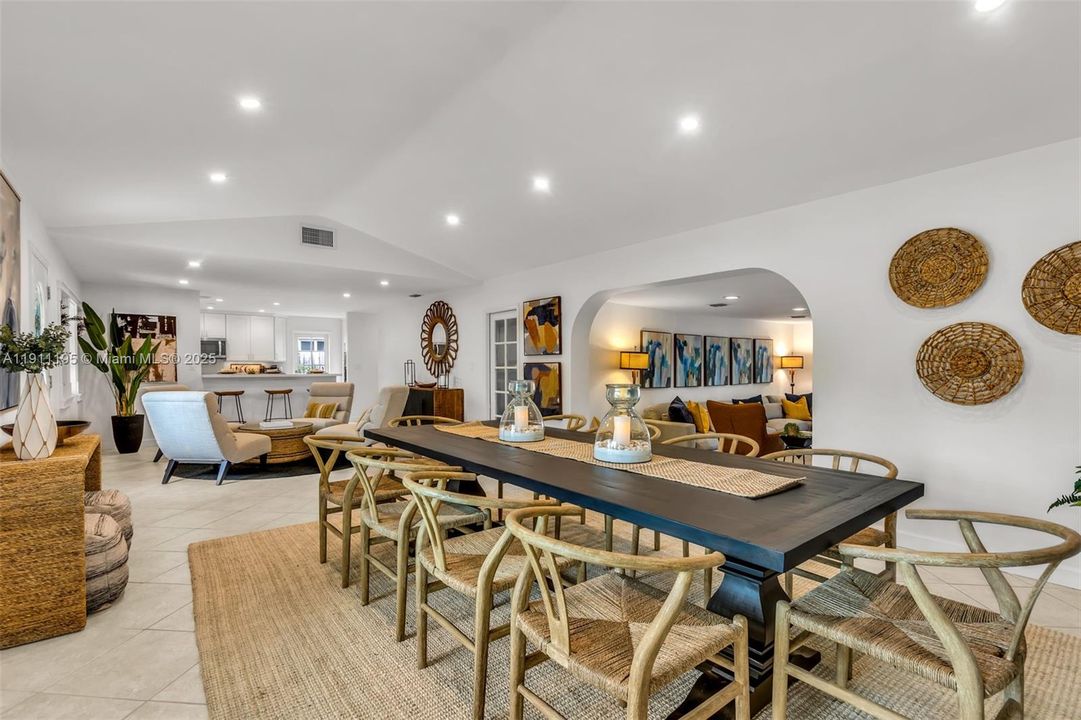 For Sale: $1,890,000 (3 beds, 2 baths, 2066 Square Feet)