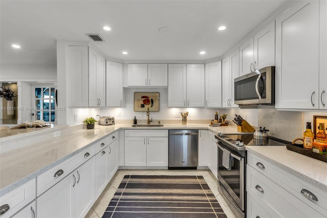 For Sale: $1,890,000 (3 beds, 2 baths, 2066 Square Feet)