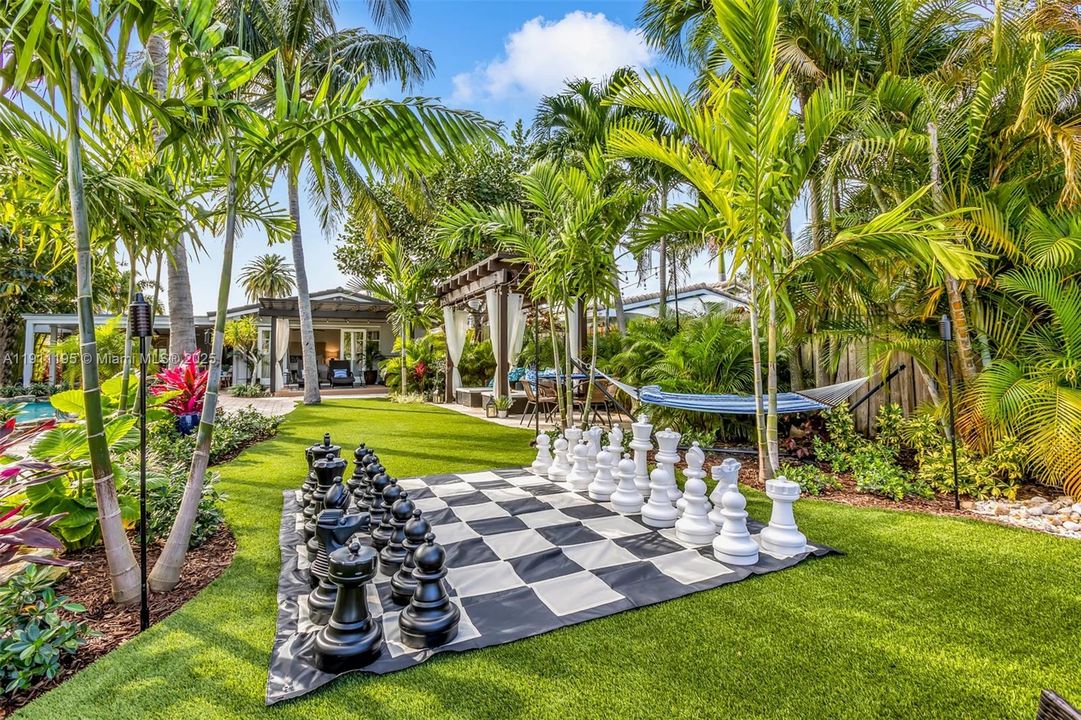 For Sale: $1,890,000 (3 beds, 2 baths, 2066 Square Feet)