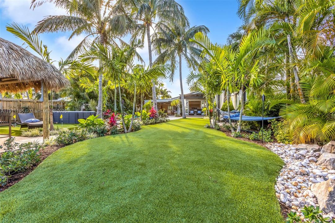 For Sale: $1,890,000 (3 beds, 2 baths, 2066 Square Feet)