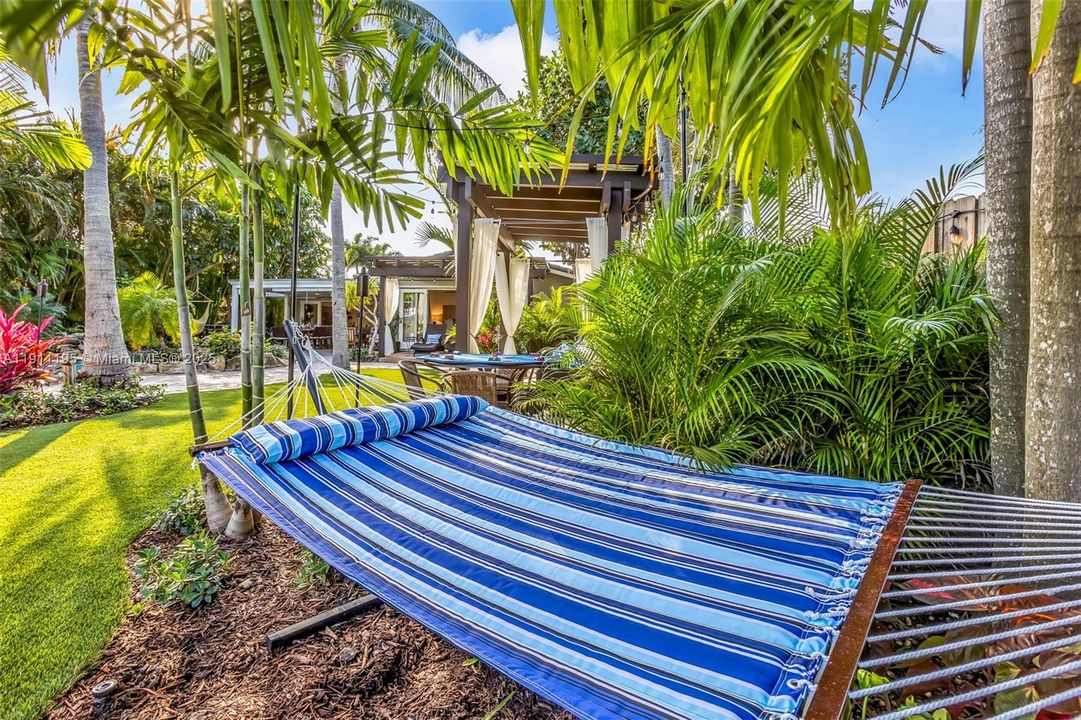 For Sale: $1,890,000 (3 beds, 2 baths, 2066 Square Feet)