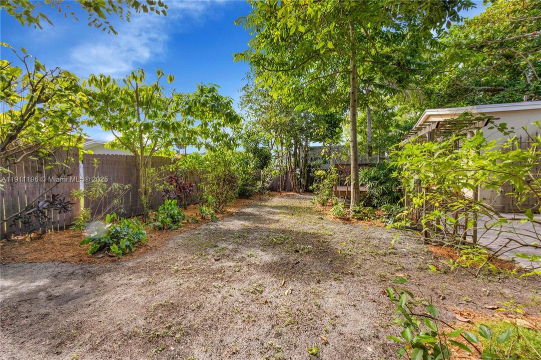 На продажу: $785,000 (4 спален, 2 ванн, 1640 Квадратных фут)