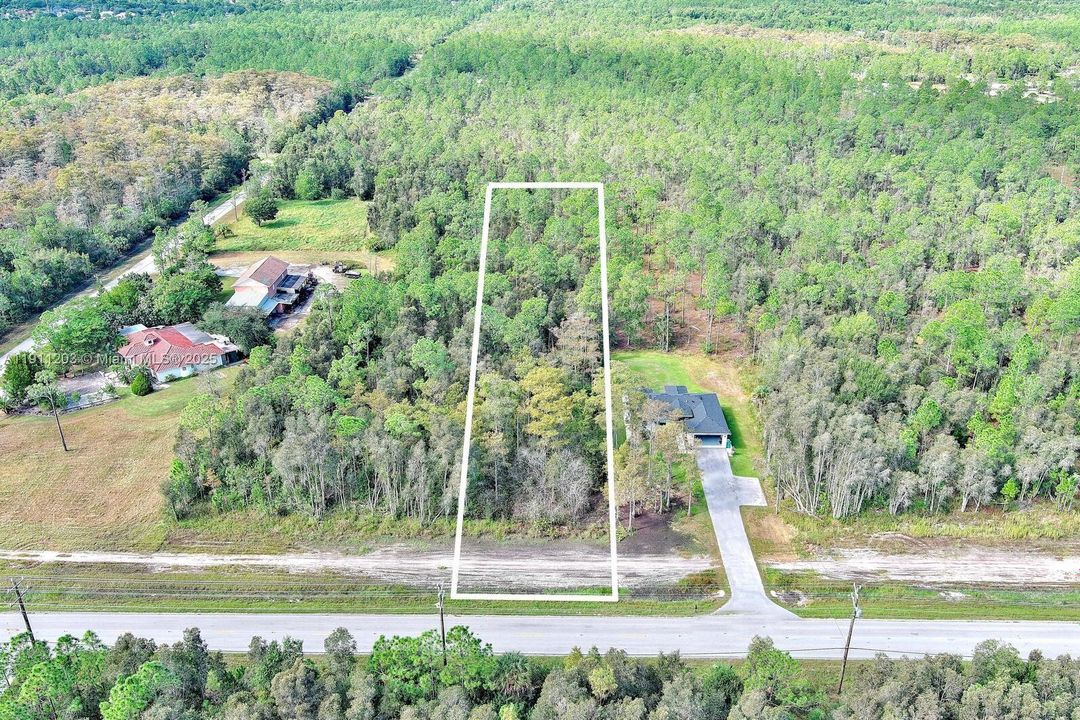 待售: $111,000 (1.17 acres)