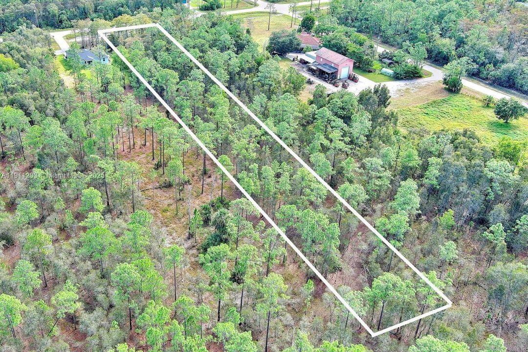 待售: $111,000 (1.17 acres)