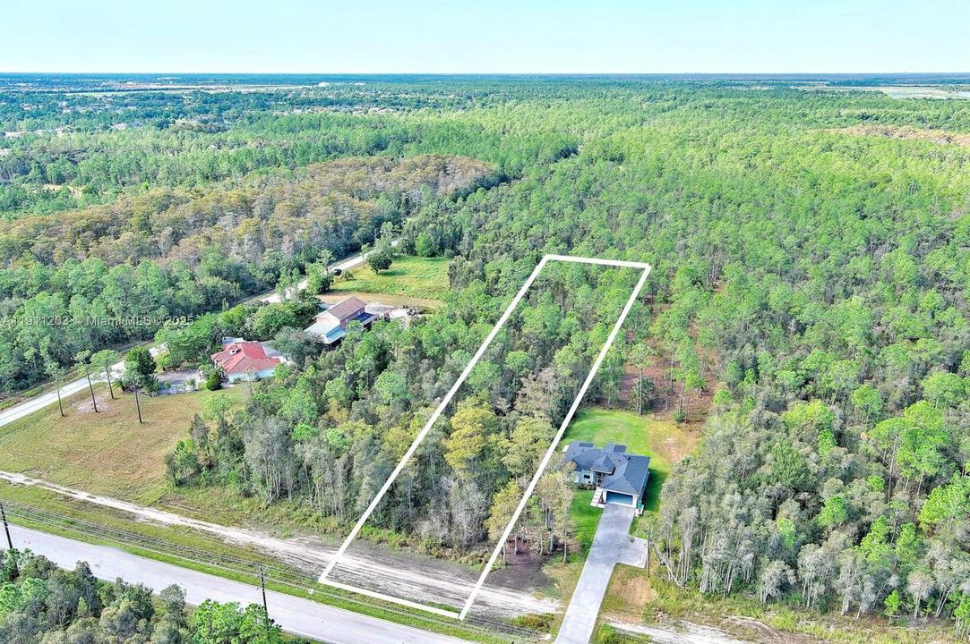 待售: $111,000 (1.17 acres)