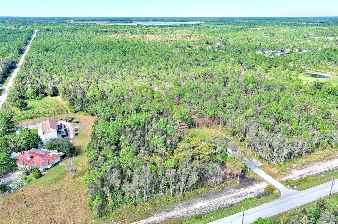 待售: $111,000 (1.17 acres)